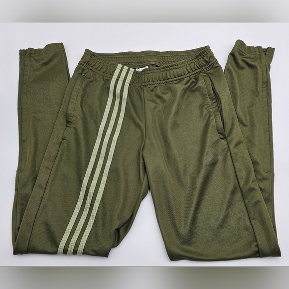 Adidas Originals Womens Size XS Olive AeroReady Pants with Matching Crop Top - Picture 7 of 11
